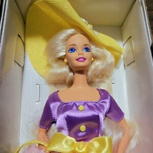 NWT Spring Blossom Barbie Doll Blonde Avon Special Edition 1995 Mattel 15201